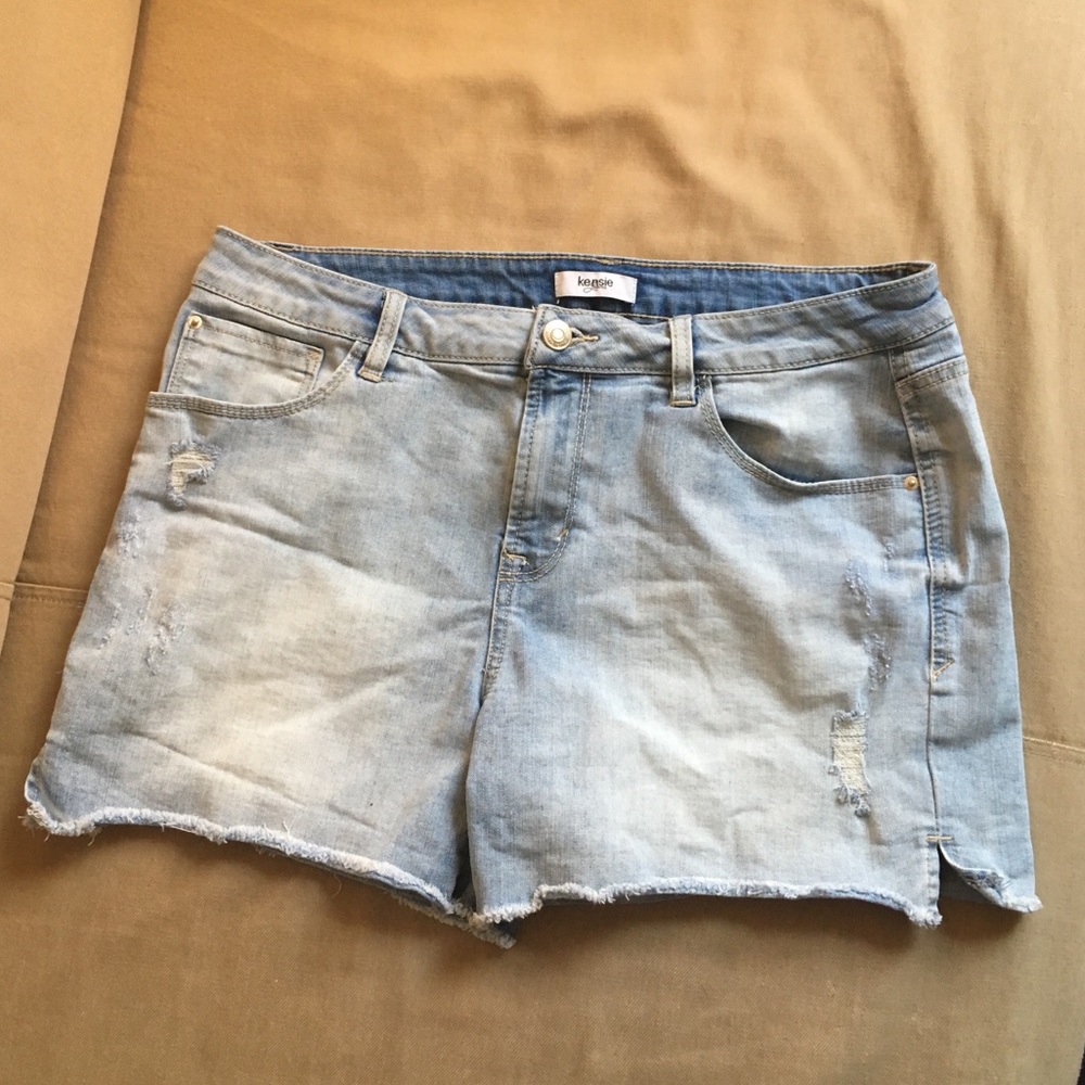 Kensie Jeans distresses Jean Shorts